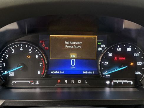 Used 2022 Ford Explorer XLT image 16