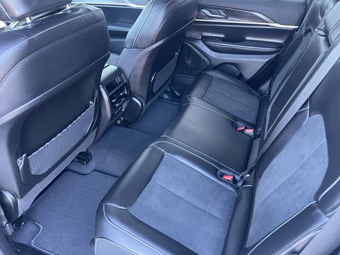 New 2026 Jeep Grand Cherokee Altitude image 17