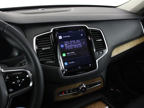 Certified 2024 Volvo XC90 T8 Plus w/ Protection Package Premier image 9