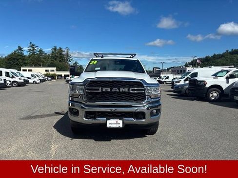 Used 2024 RAM 2500 Tradesman w/ Chrome Appearance Group AWD/4WD image 2