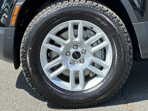 New 2026 Land Rover Defender 110 S image 13