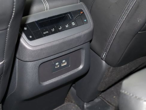 Used 2024 Nissan Pathfinder SL w/ Lighting Package (N92) FWD image 20