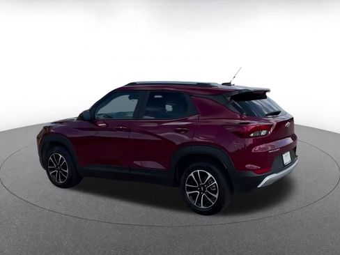 Used 2025 Chevrolet TrailBlazer LT image 3