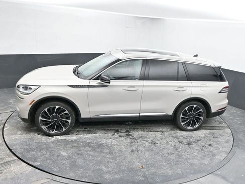 Used 2024 Lincoln Aviator Reserve w/ Equipment Group 201A AWD/4WD image 43