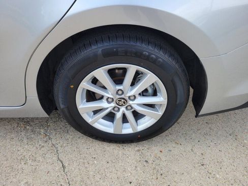 Used 2025 Toyota Camry LE image 8