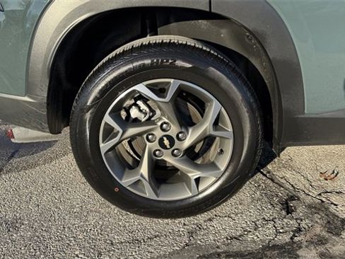 Used 2025 Chevrolet Trax LT image 8