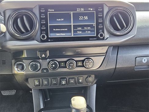 Used 2020 Toyota Tacoma TRD Off-Road w/ Technology Package image 18