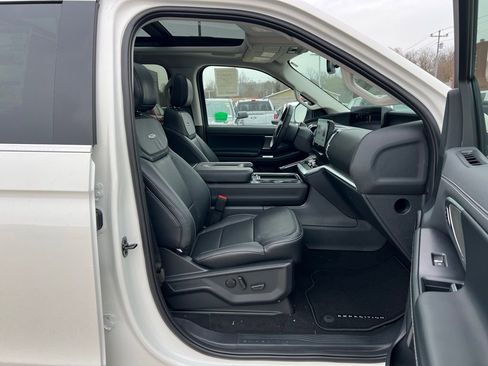 New 2025 Ford Expedition Max Platinum w/ Driver's Package image 24