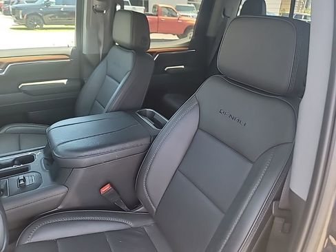 Used 2023 GMC Sierra 1500 Denali w/ Technology Package AWD/4WD image 14