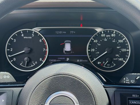 Used 2023 Nissan Rogue SV image 11