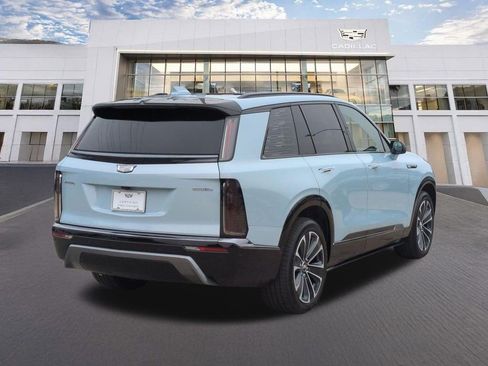 Certified 2026 Cadillac Vistiq Premium Luxury AWD/4WD image 5