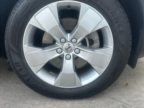 Used 2022 Volvo XC40 T5 Momentum AWD/4WD image 27