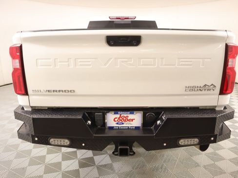 Used 2023 Chevrolet Silverado 3500 High Country AWD/4WD image 22