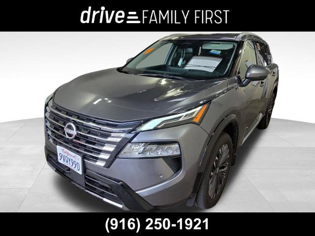 Certified 2026 Nissan Rogue Platinum w/ Tech Package AWD/4WD image 1