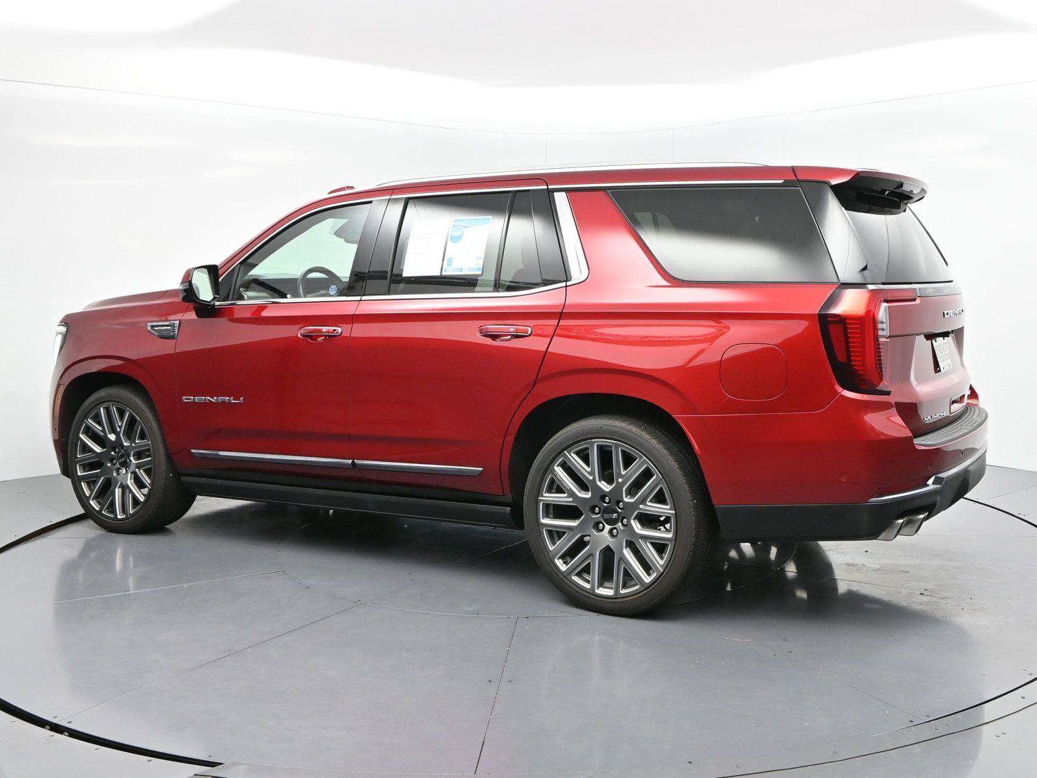 Used 2025 GMC Yukon Denali Ultimate AWD/4WD image 5
