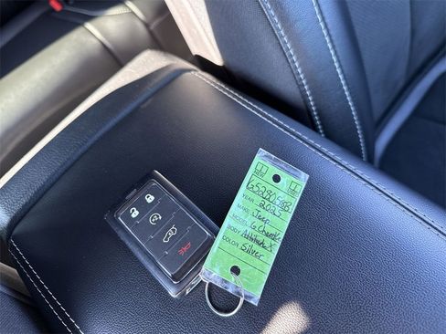 Used 2025 Jeep Grand Cherokee Altitude image 28