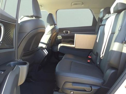 New 2025 Kia Sorento S image 26