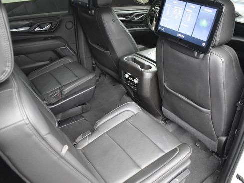 Used 2021 GMC Yukon XL Denali w/ Denali Premium Package AWD/4WD image 31