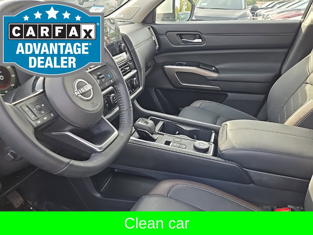Used 2024 Nissan Pathfinder Platinum AWD/4WD image 17