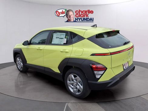 New 2026 Hyundai Kona SE FWD image 3