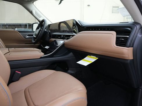 New 2026 INFINITI QX80 Luxe RWD image 22