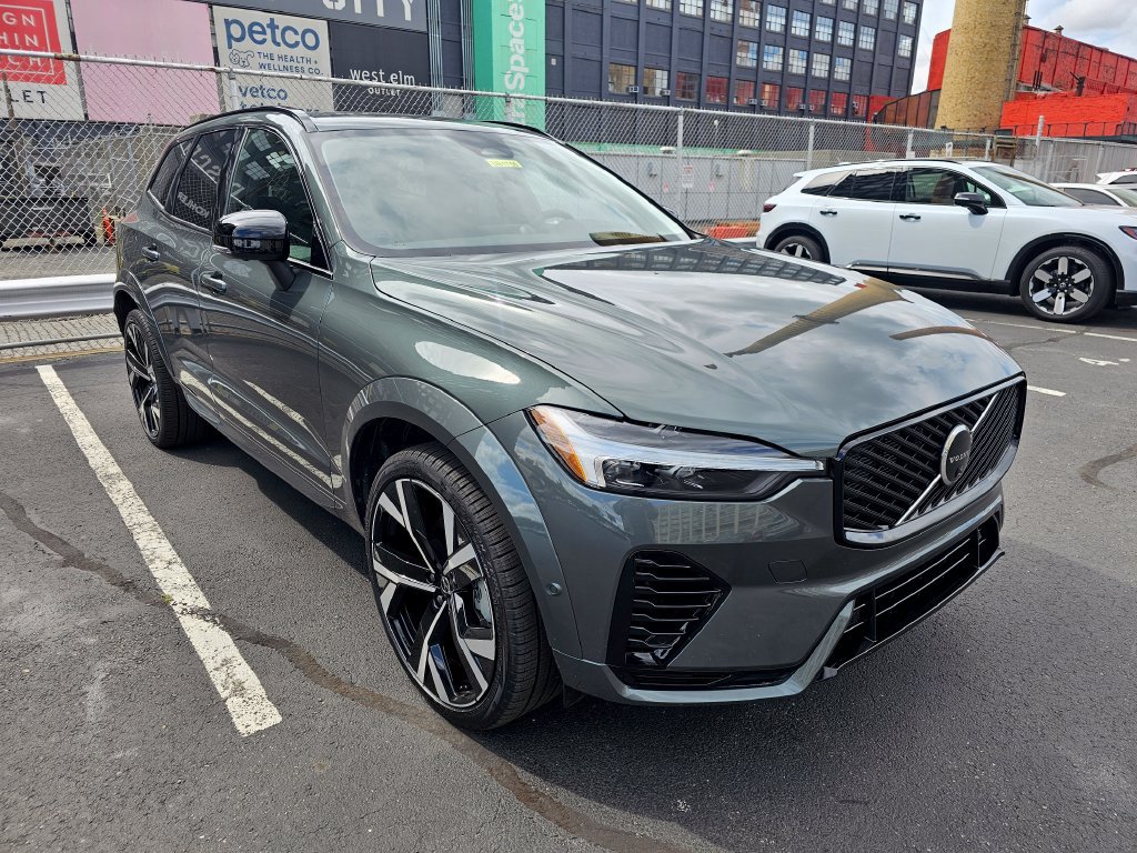 Certified 2026 Volvo XC60 T8 Ultra AWD/4WD image 4