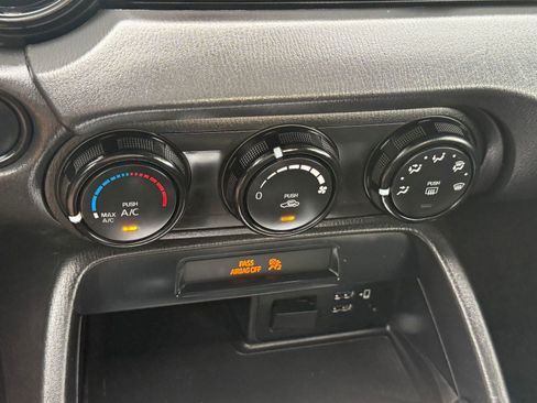 Used 2021 MAZDA MX-5 Miata Sport image 17