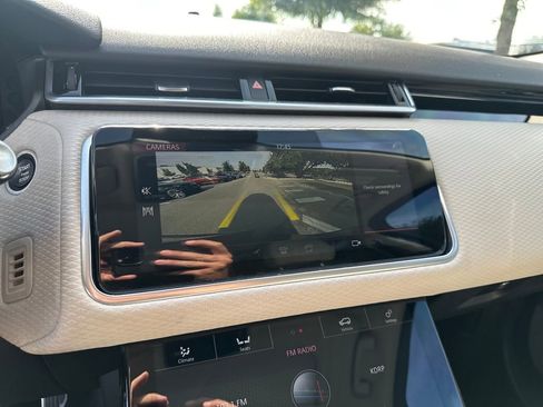 Used 2018 Land Rover Range Rover Velar R-Dynamic SE AWD/4WD image 23