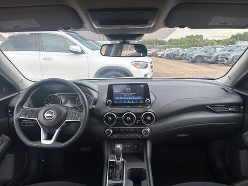 Used 2025 Nissan Sentra SV FWD image 30
