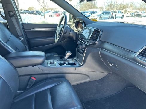 Used 2022 Jeep Grand Cherokee Limited image 7