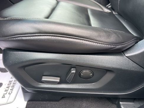 Used 2024 Ford Explorer XLT w/ Equipment Group 202A image 24