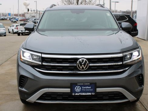 Certified 2022 Volkswagen Atlas SE image 2