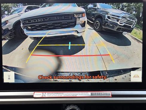Used 2025 Toyota Tacoma TRD Sport AWD/4WD image 18