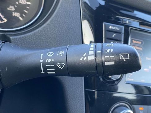 Used 2021 Nissan Rogue Sport S image 22