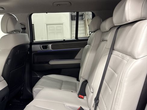 Used 2025 Hyundai Santa Fe Limited image 11