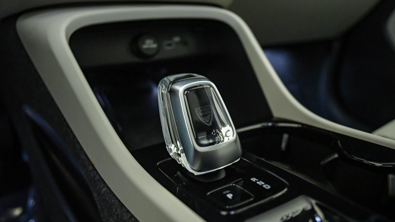 Certified 2026 Volvo XC40 B5 Plus AWD/4WD image 21