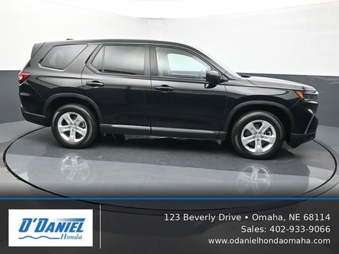 Used 2024 Honda Pilot LX image 7