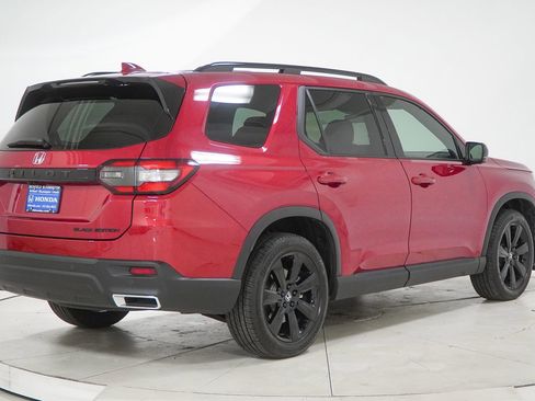 Used 2025 Honda Pilot Black Edition image 14