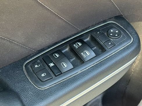 Used 2015 Dodge Charger SXT RWD image 17
