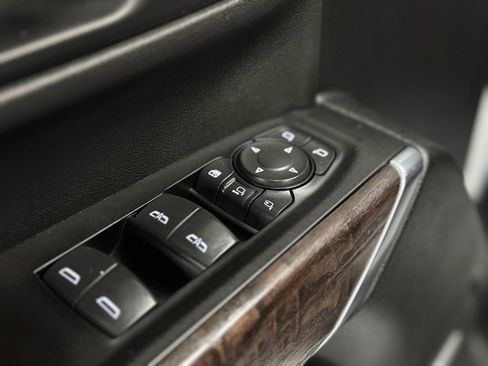 Used 2020 GMC Sierra 3500 Denali w/ Denali Ultimate Package image 17