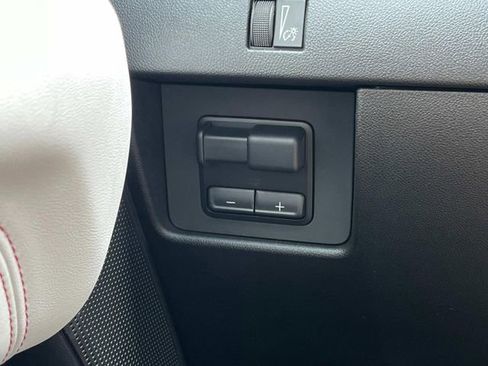 New 2025 GMC Canyon AT4 w/ AT4X Package image 30