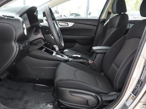 Used 2023 Kia Forte LXS w/ LXS Technology Package image 17