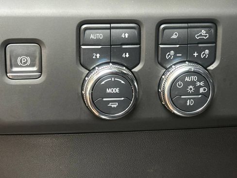Used 2023 GMC Sierra 1500 AT4 w/ AT4 Premium Package AWD/4WD image 24