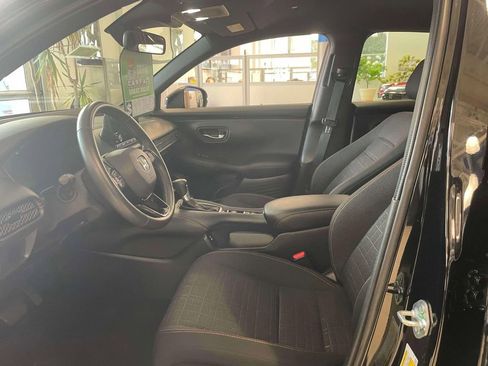 Certified 2025 Honda HR-V Sport image 11