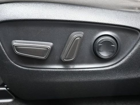 Used 2021 Toyota RAV4 XLE FWD image 8