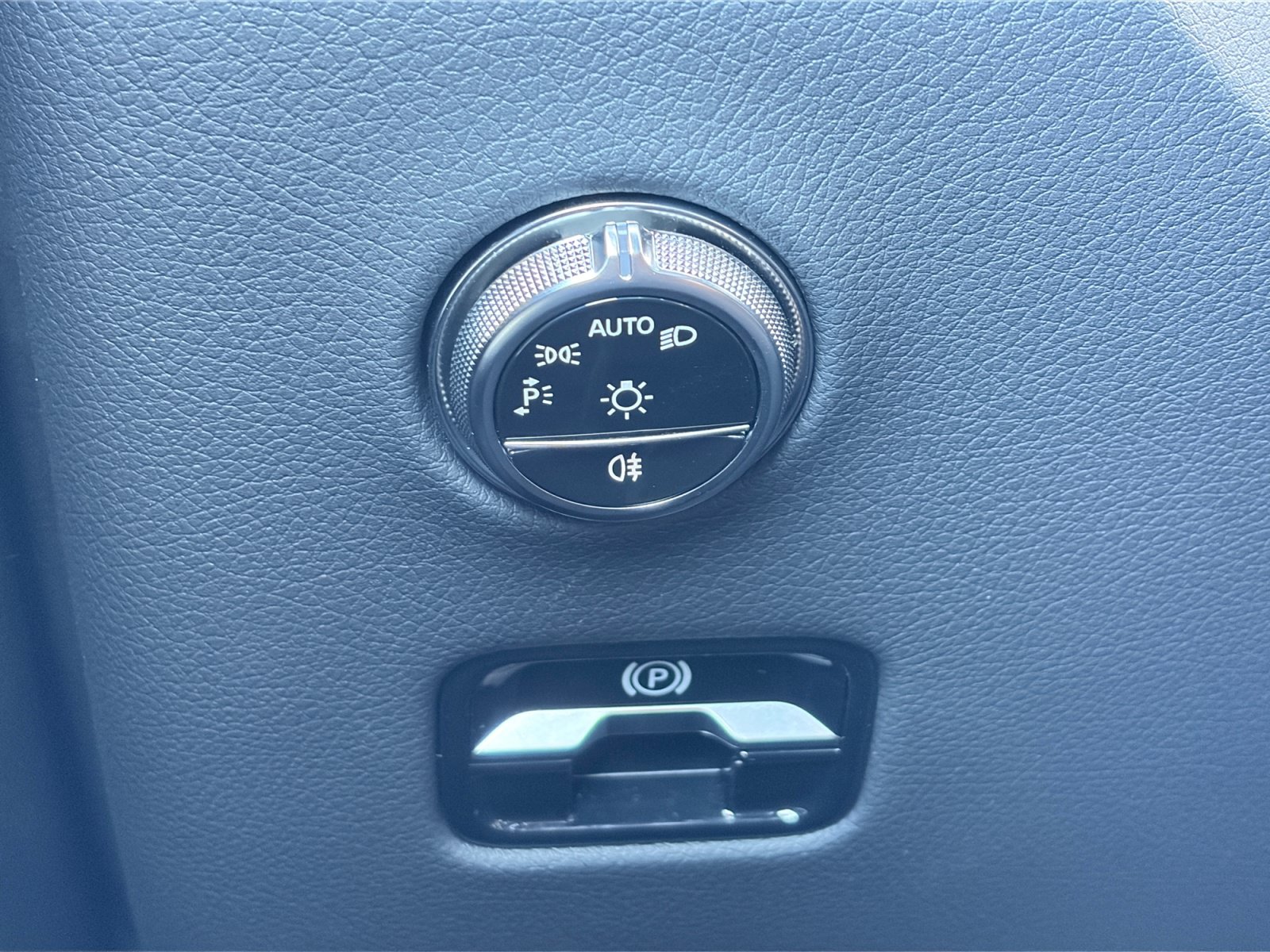 Used 2026 Mercedes-Benz GLC 300 4MATIC image 14