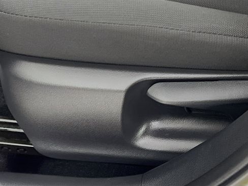 Used 2025 Toyota Corolla LE image 16