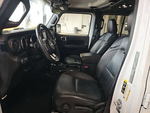 Used 2021 Jeep Gladiator Overland AWD/4WD image 9