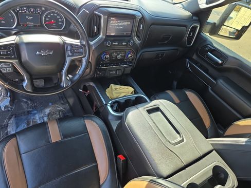 Used 2021 Chevrolet Silverado 2500 LTZ w/ Carhartt Edition image 12