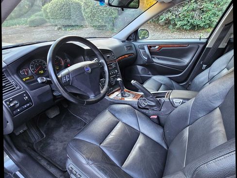 Used 2005 Volvo S60 2.5T image 18